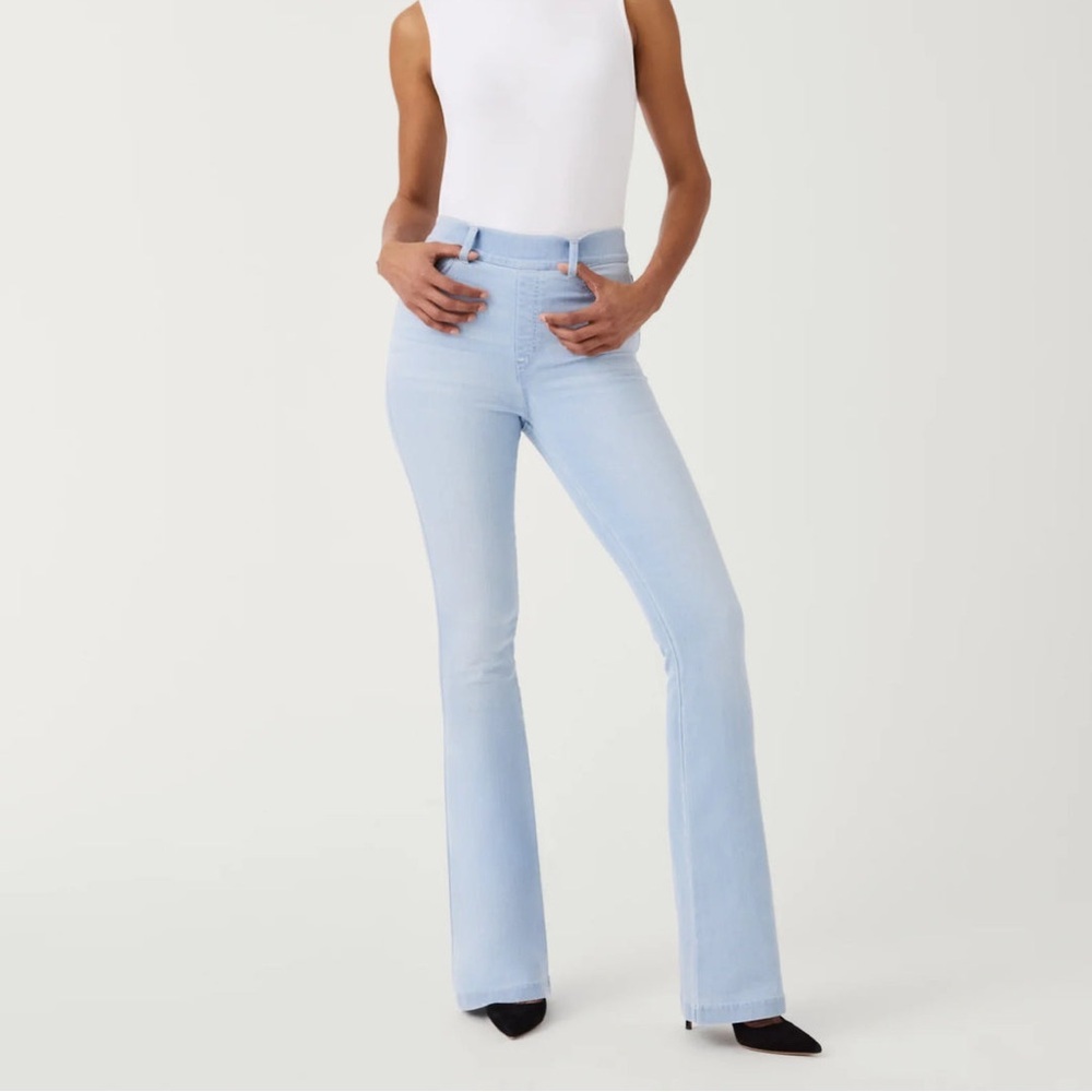 SPANX Flare‎ Jean In Retro Light Wash